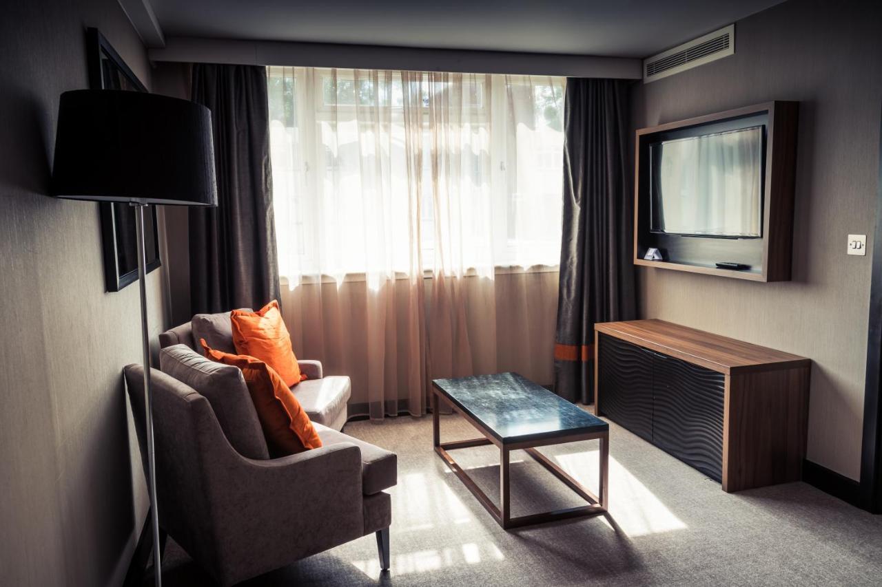Crowne Plaza Gerrards Cross By Ihg Beaconsfield Exterior foto