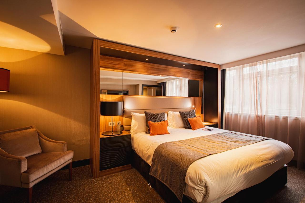 Crowne Plaza Gerrards Cross By Ihg Beaconsfield Exterior foto