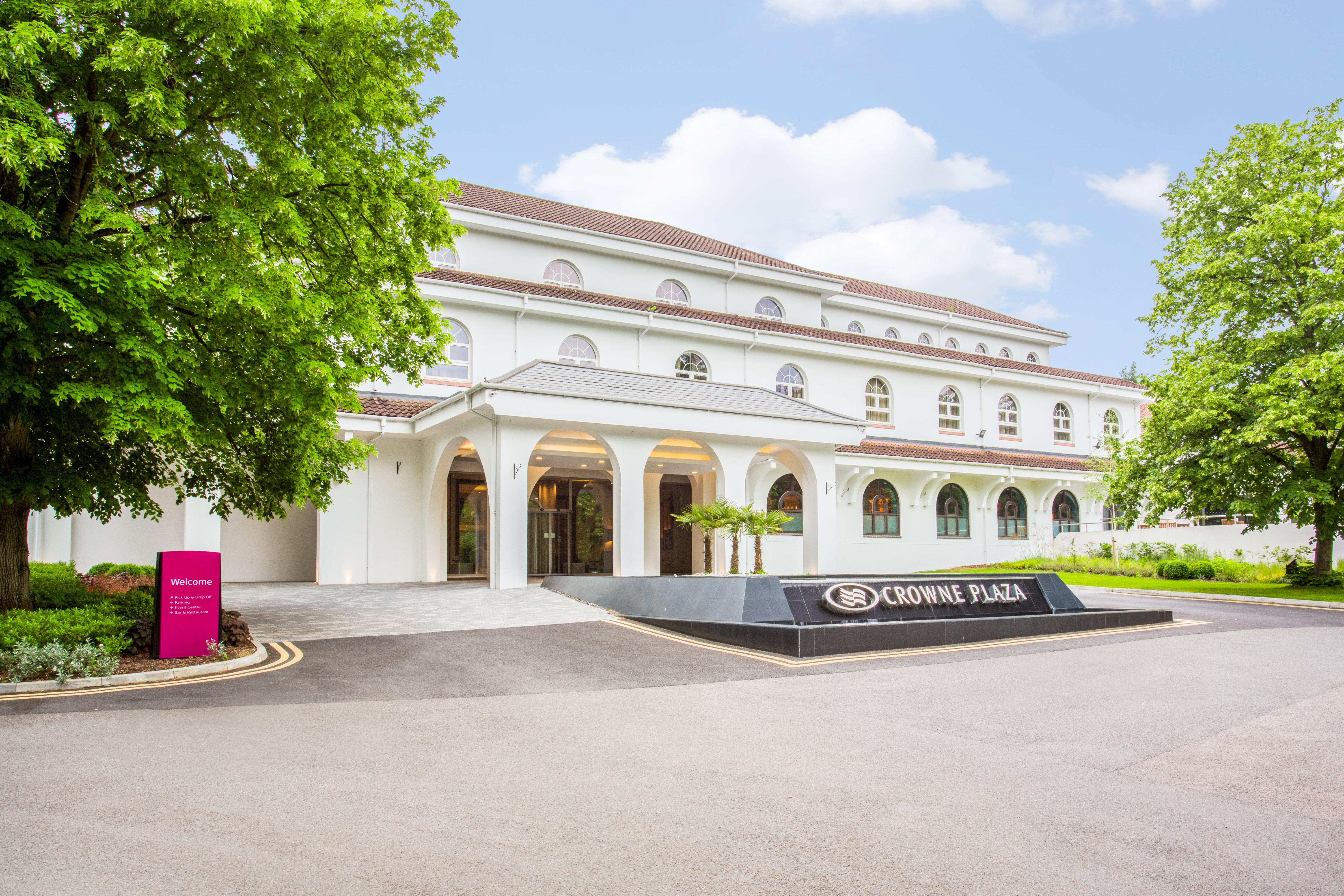 Crowne Plaza Gerrards Cross By Ihg Beaconsfield Exterior foto