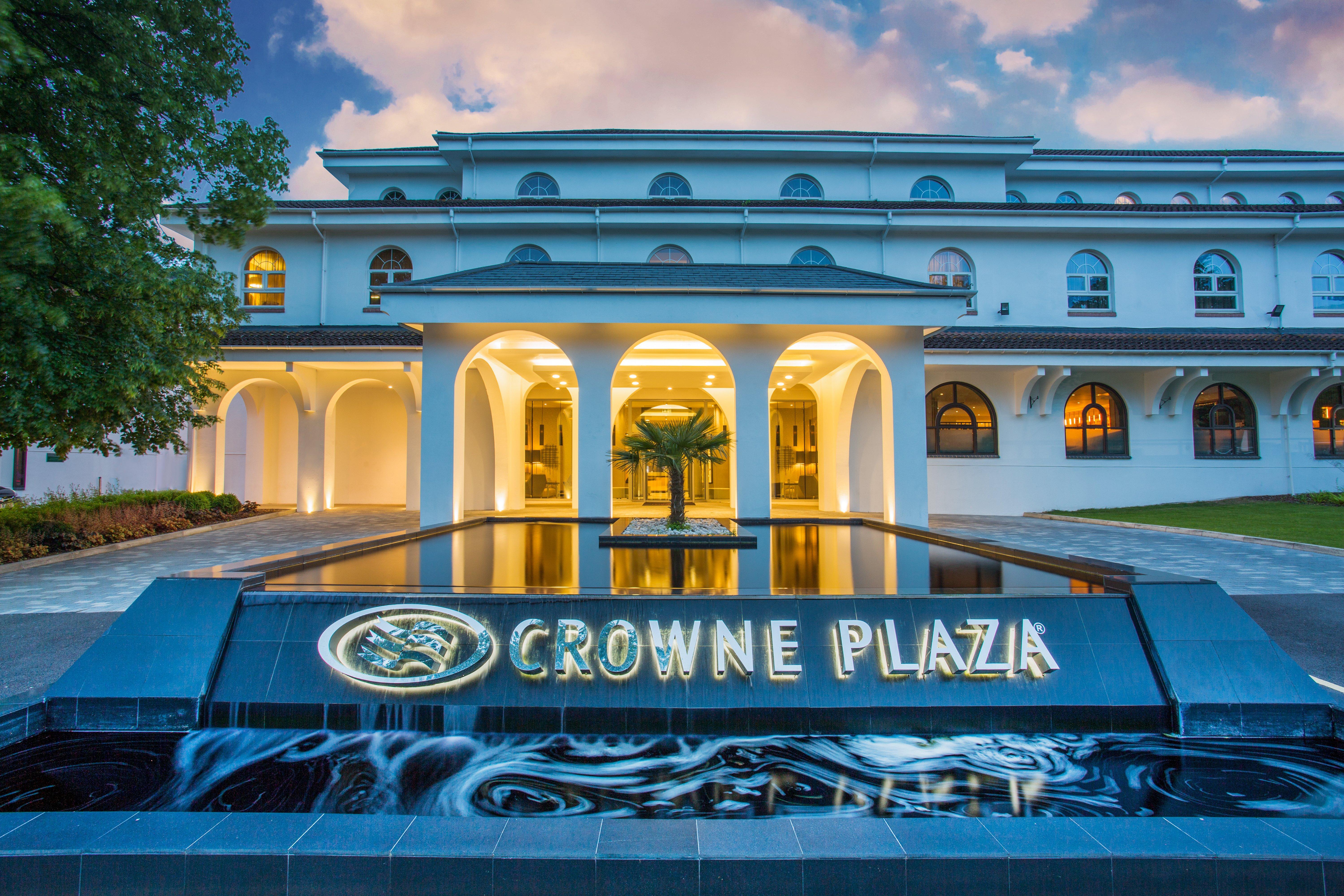 Crowne Plaza Gerrards Cross By Ihg Beaconsfield Exterior foto