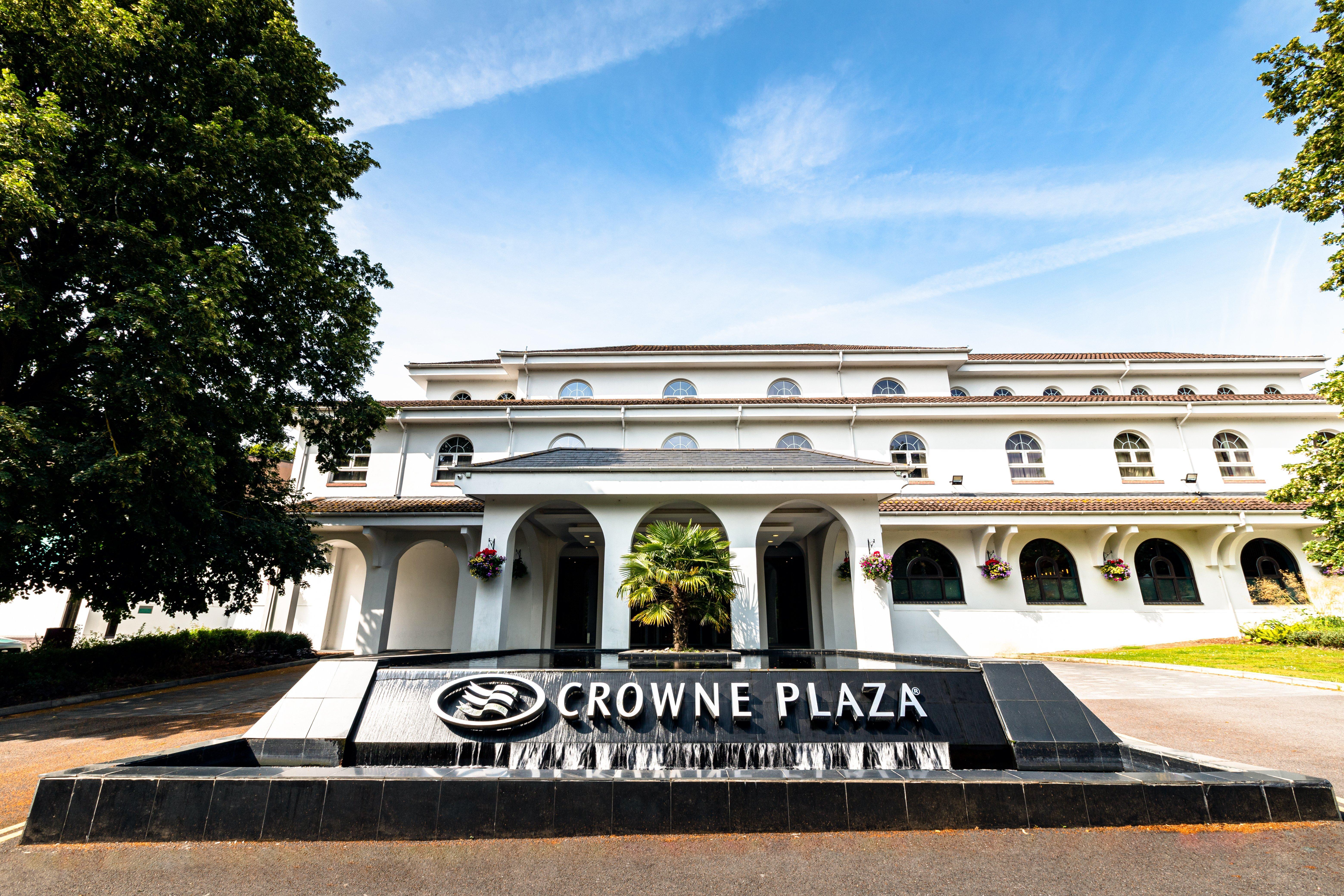 Crowne Plaza Gerrards Cross By Ihg Beaconsfield Exterior foto