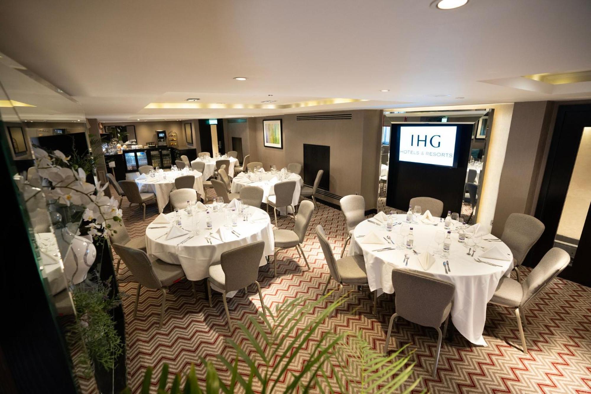 Crowne Plaza Gerrards Cross By Ihg Beaconsfield Exterior foto