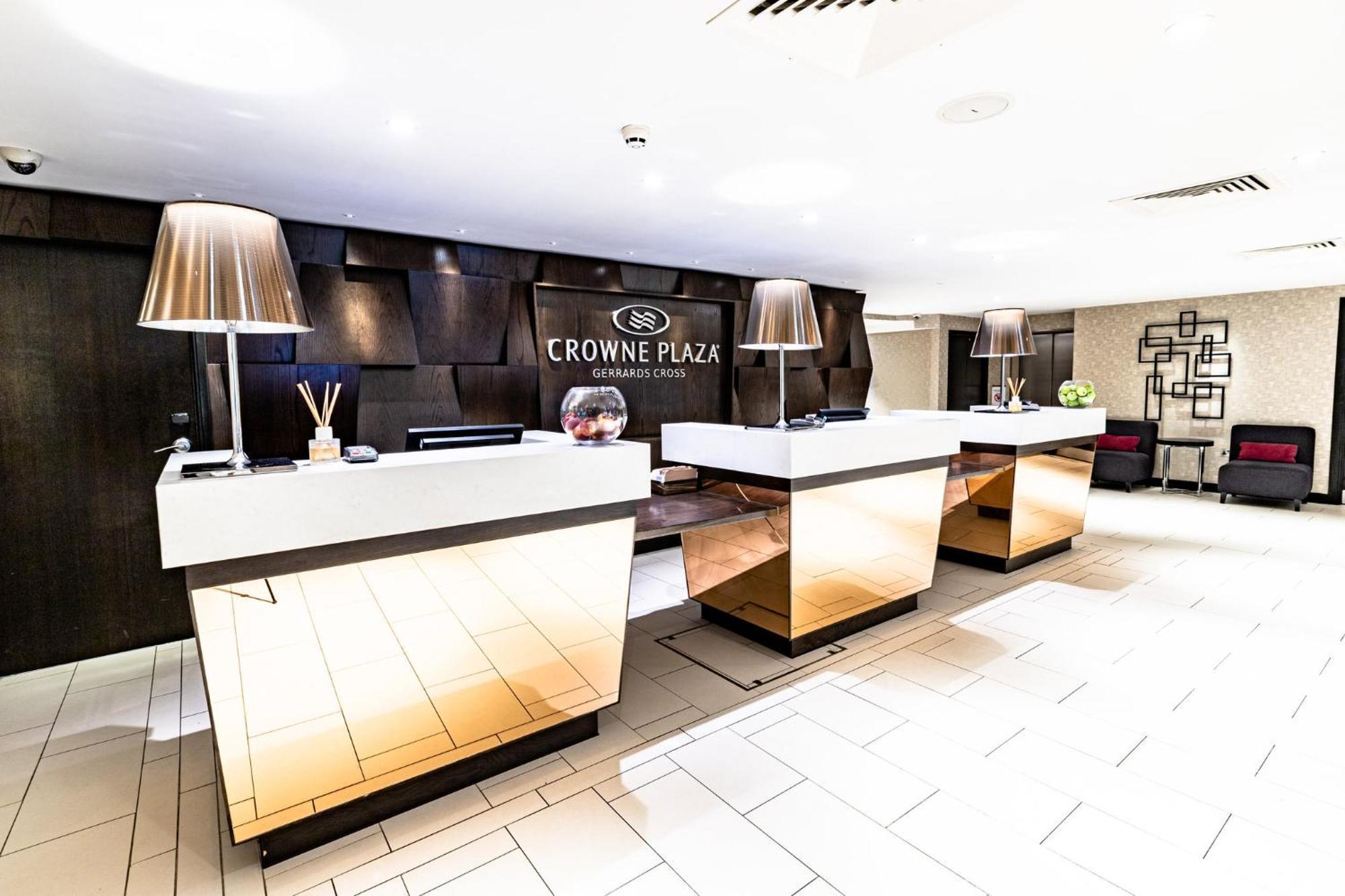 Crowne Plaza Gerrards Cross By Ihg Beaconsfield Exterior foto